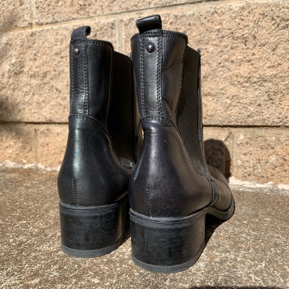 Jones Bootmaker Chelsea Boot. - Picture 3 of 9